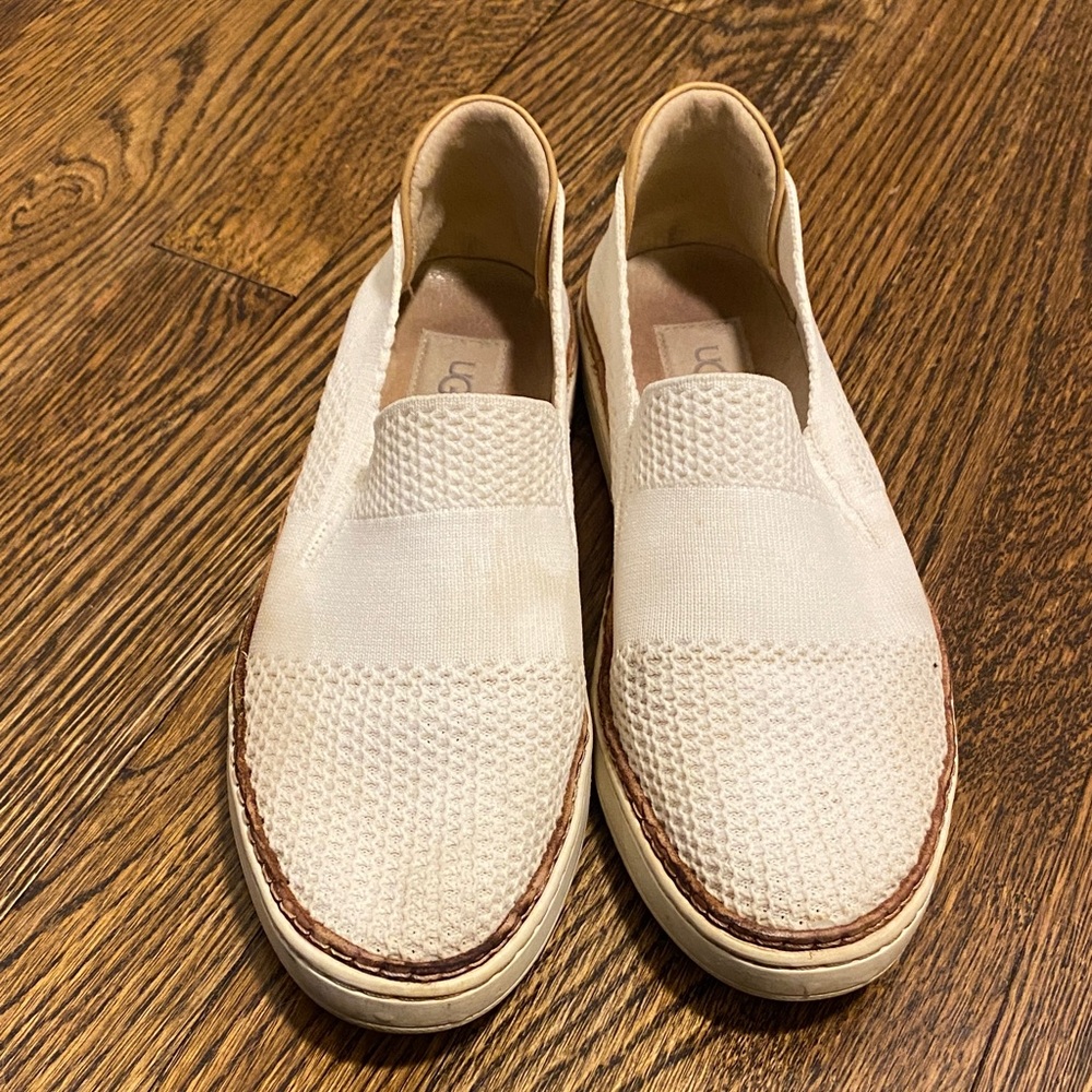 Women’s UGG Alameda Sammy slip-on Sneakers Size 9